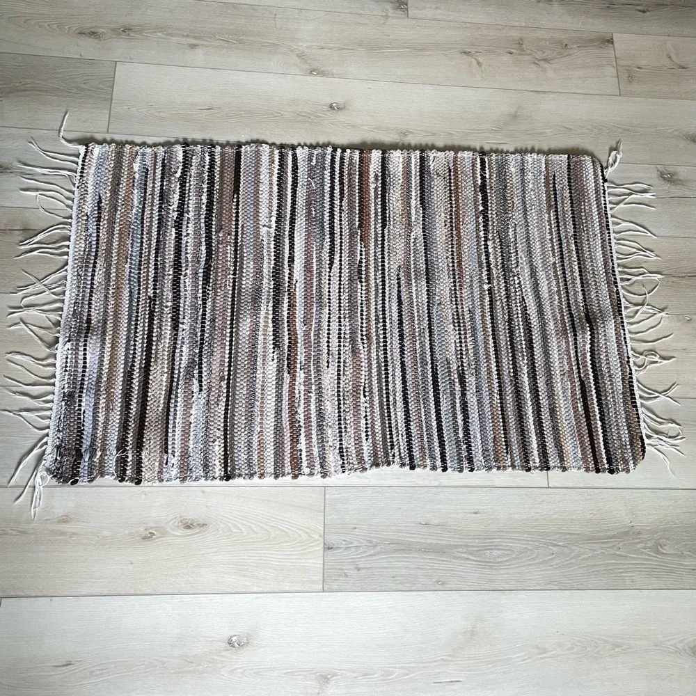 Hand Crafted Cotton Rag Rug - Picture 4 of 5